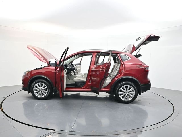 Used 2020 Scarlet Nissan SV image 45