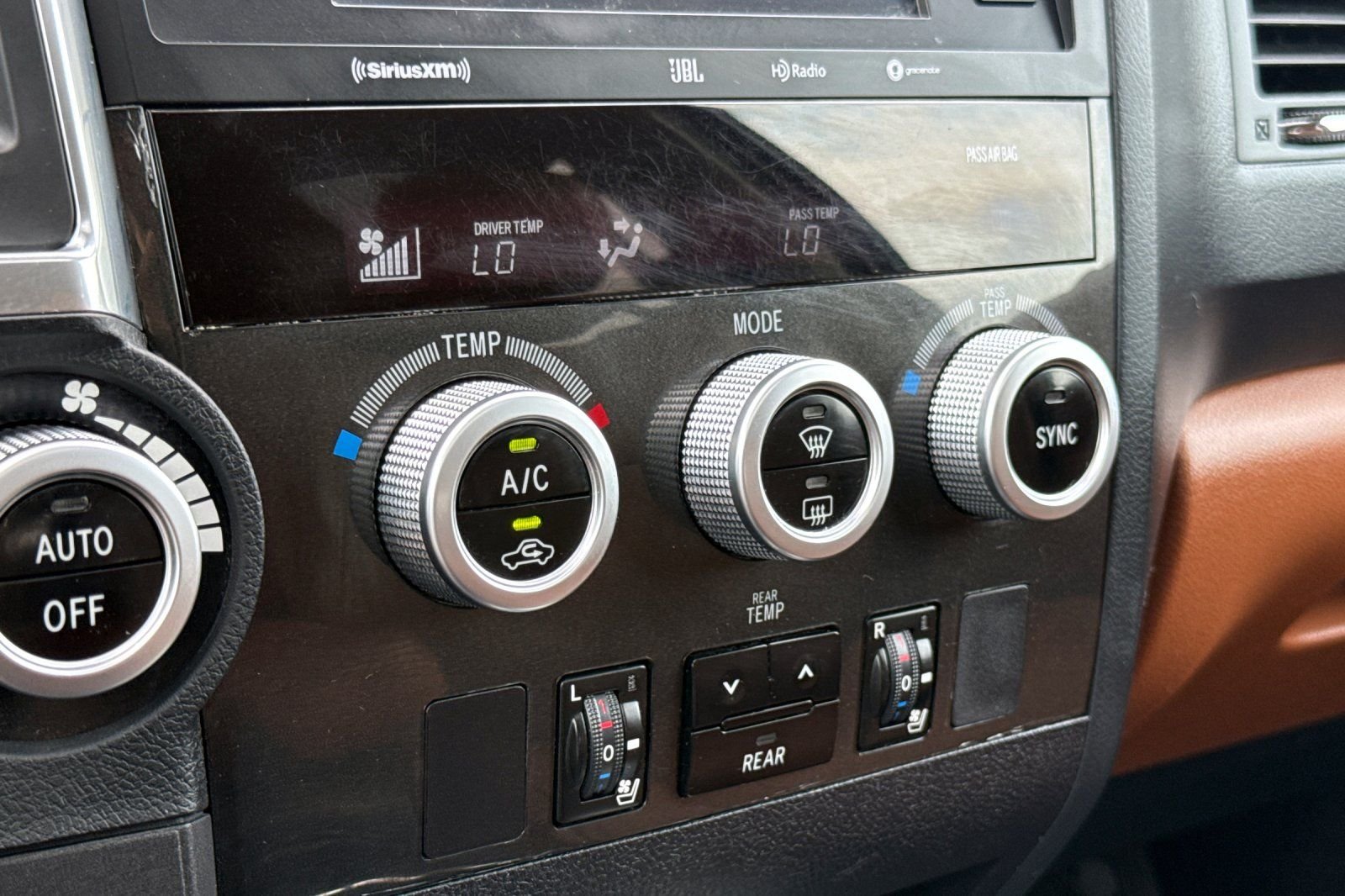 Used 2021  Toyota Platinum image 21