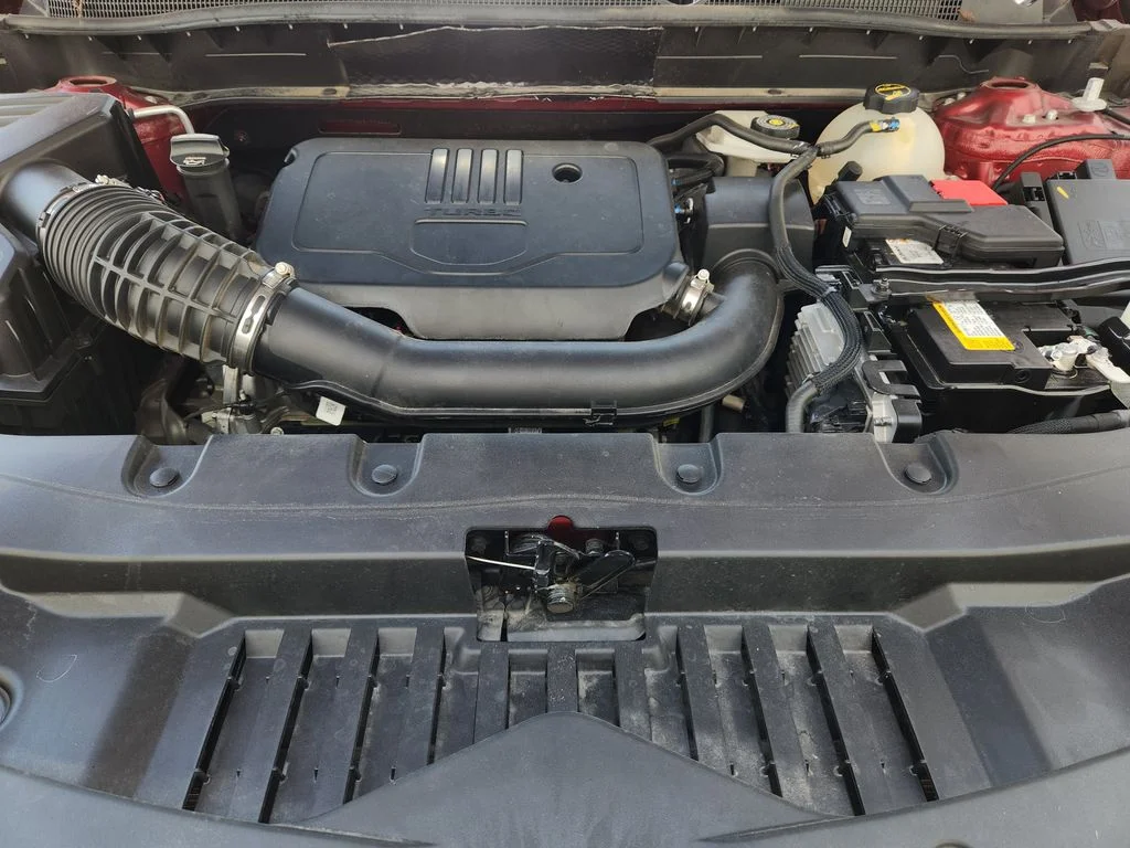 Used 2025 Radiant Red Tintcoat Chevrolet LT image 31