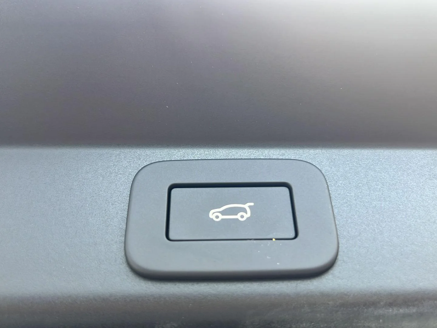 New 2026 Fuji White Land Rover Dynamic SE image 32