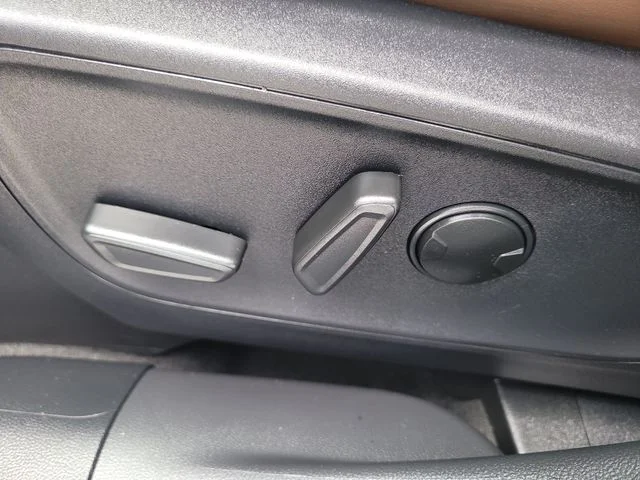 Used 2025 Green Ford Outer Banks image 19