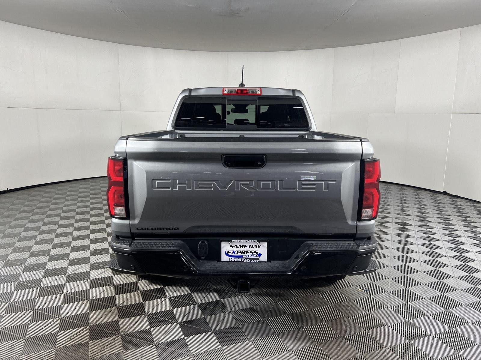 Used 2024 Sterling Gray Metallic Chevrolet 4WD Z71 image 31