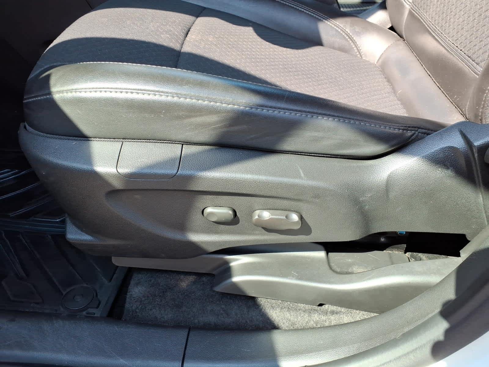 Certified Used 2022 Summit White Buick Preferred image 11