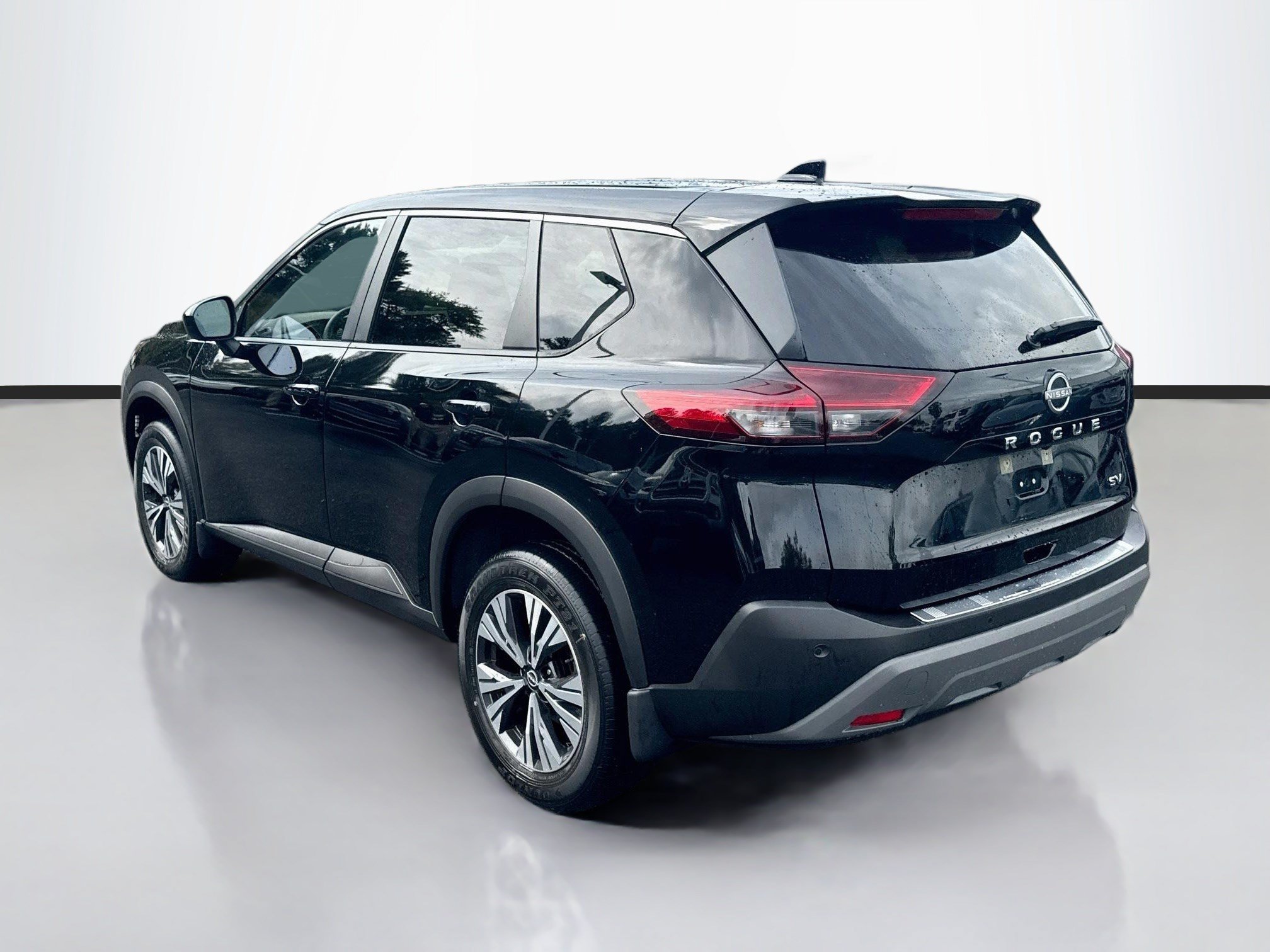 Used 2023 Super Black Nissan SV image 5