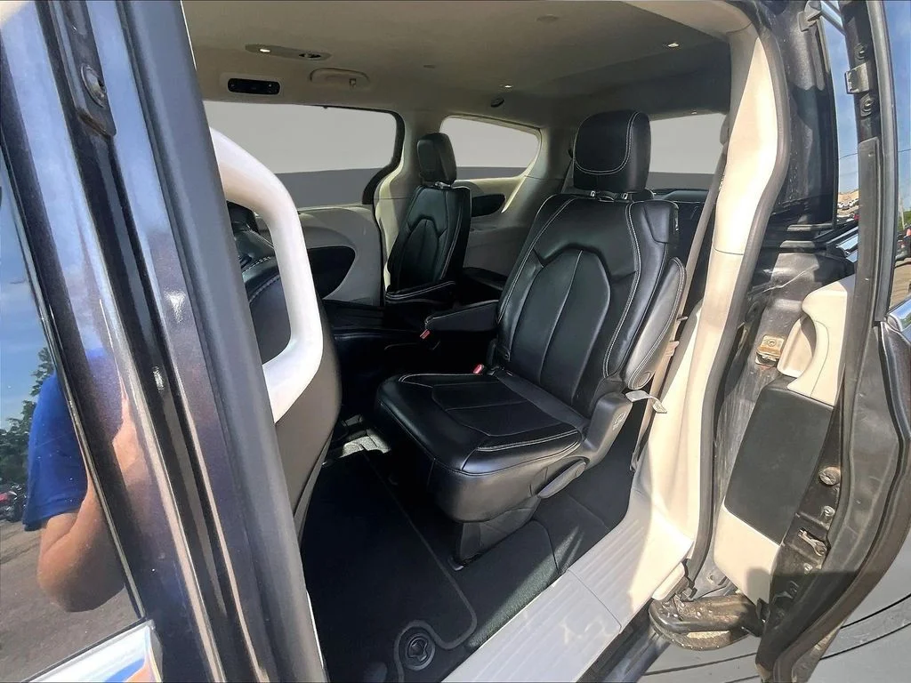 Used 2023 Gray Chrysler Touring L image 25