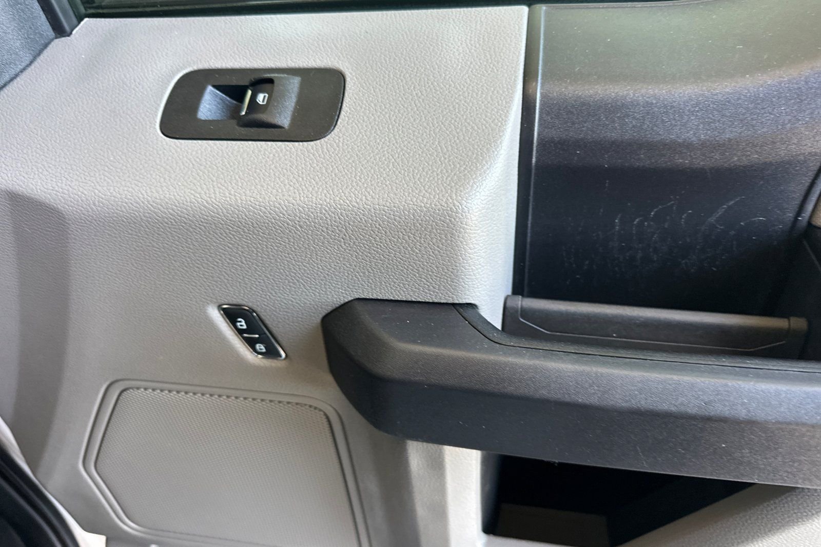Used 2020 White Ford XL image 17