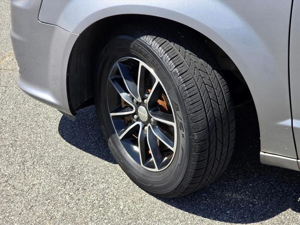 Used 2017 Silver Dodge SE Plus image 27