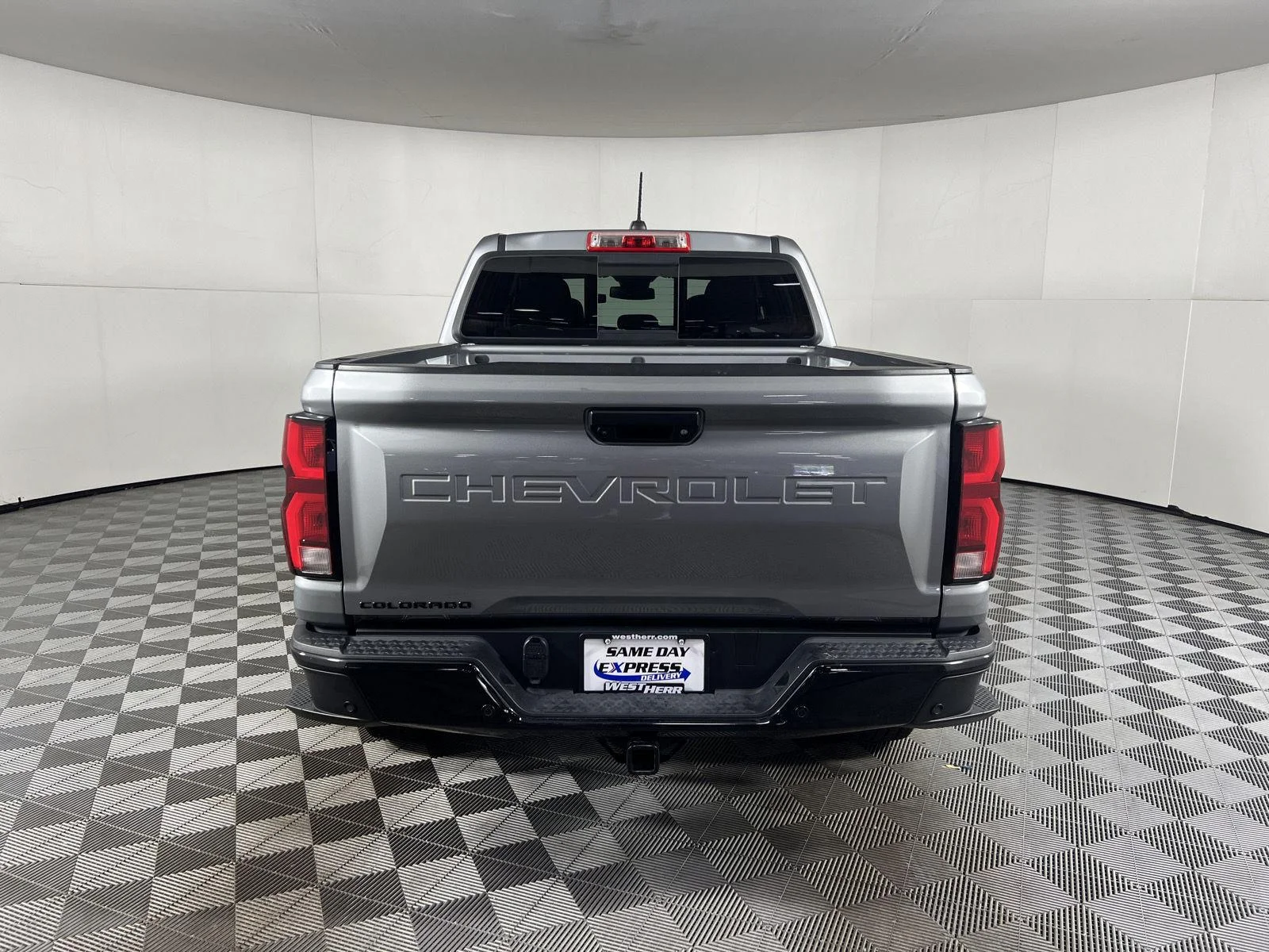 Used 2024 Sterling Gray Metallic Chevrolet Z71 image 31