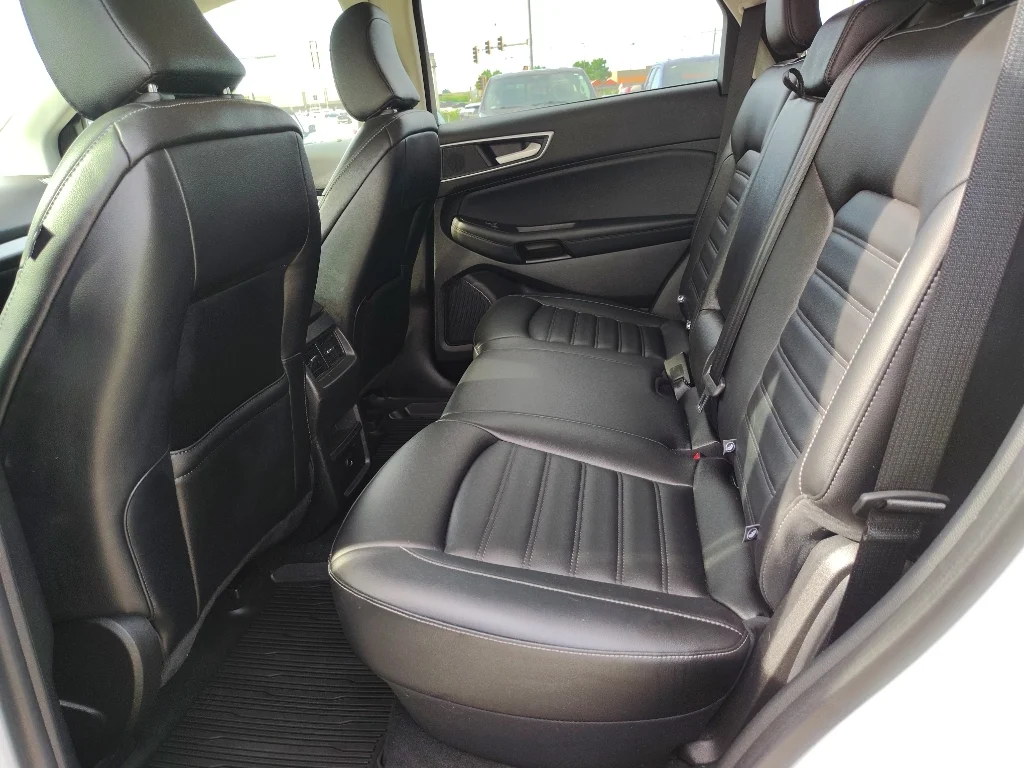 Used 2024 Oxford White Ford SEL image 29
