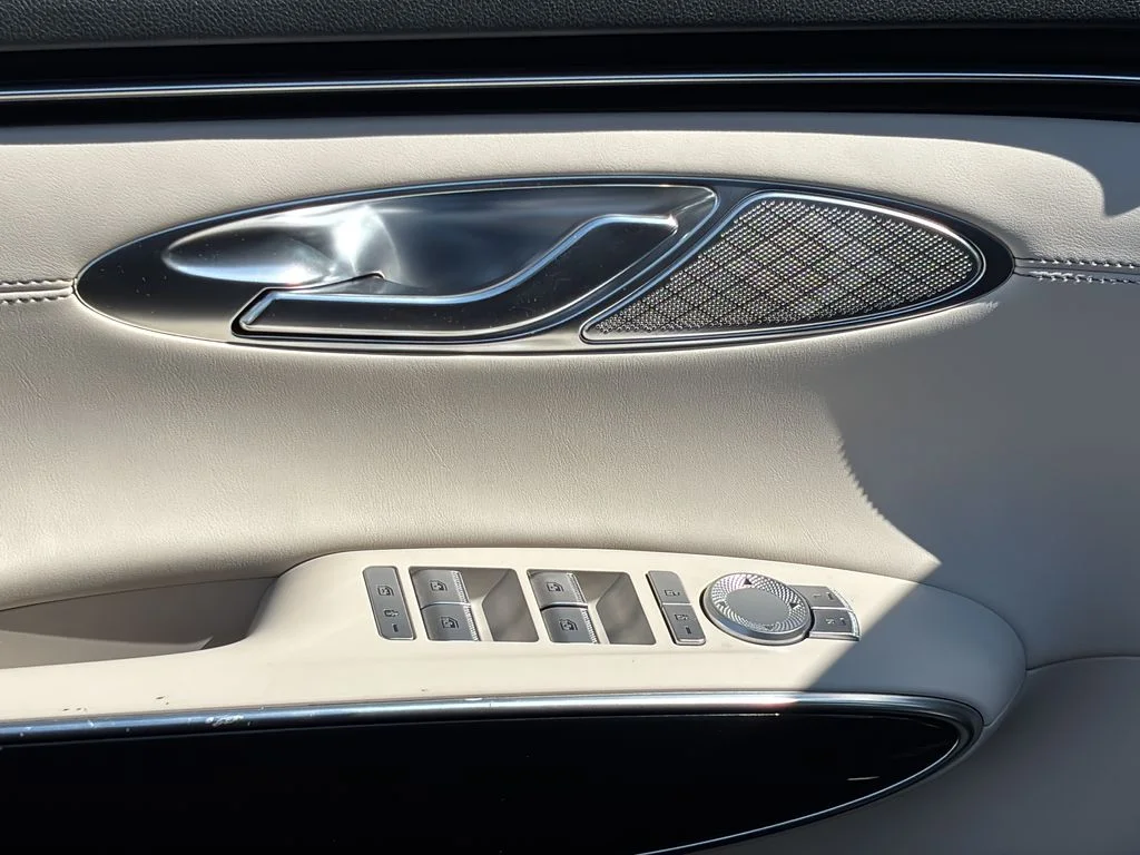 2025 GENESIS GV70 Standard - Photo 12