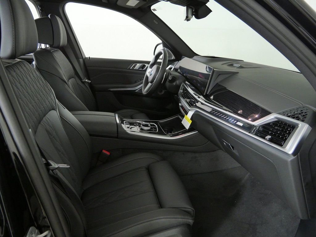New 2026 Black Sapphire Metallic BMW M60i image 20