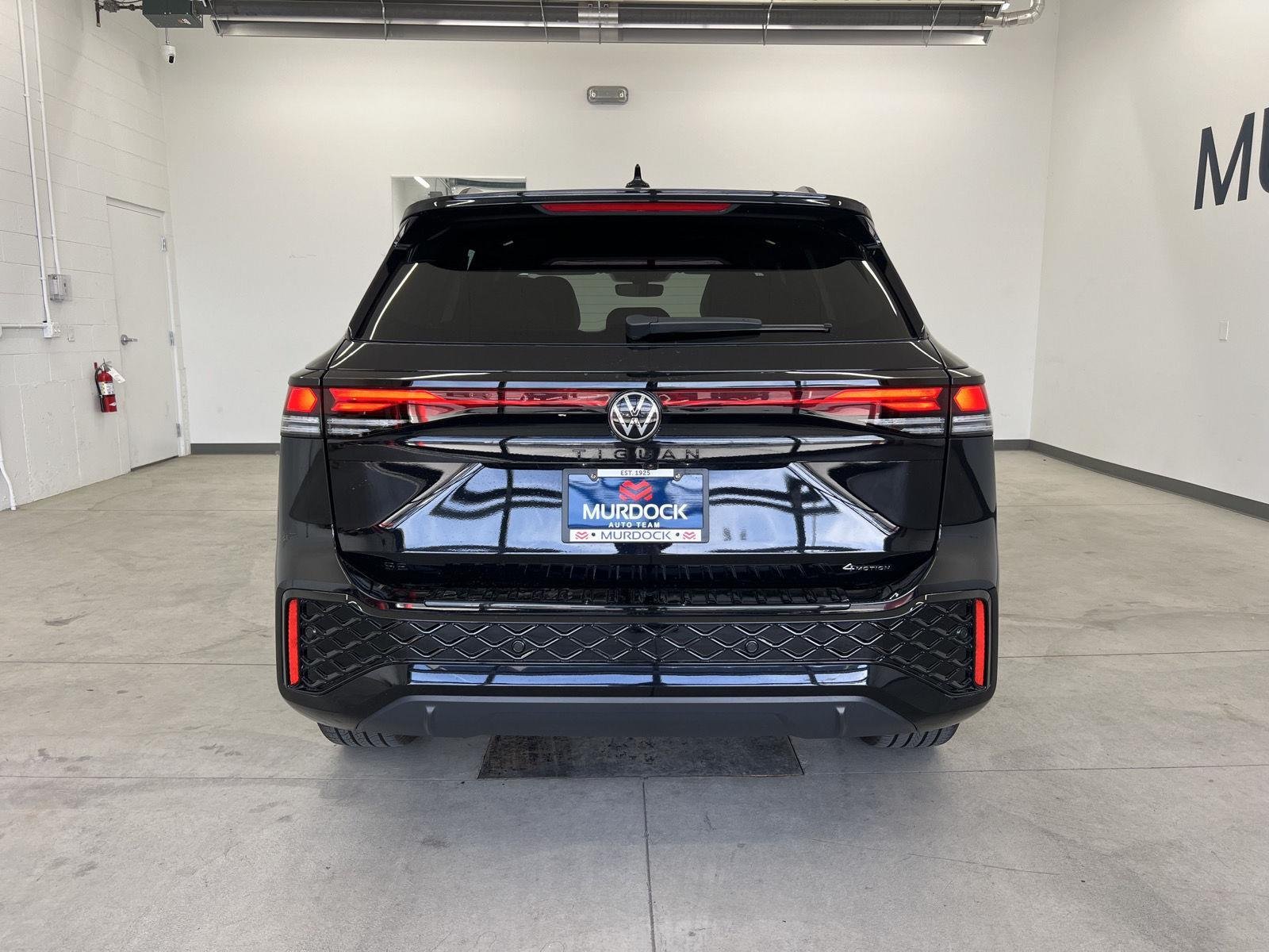 2025 Volkswagen Tiguan SE R-LINE BLACK - Photo 10