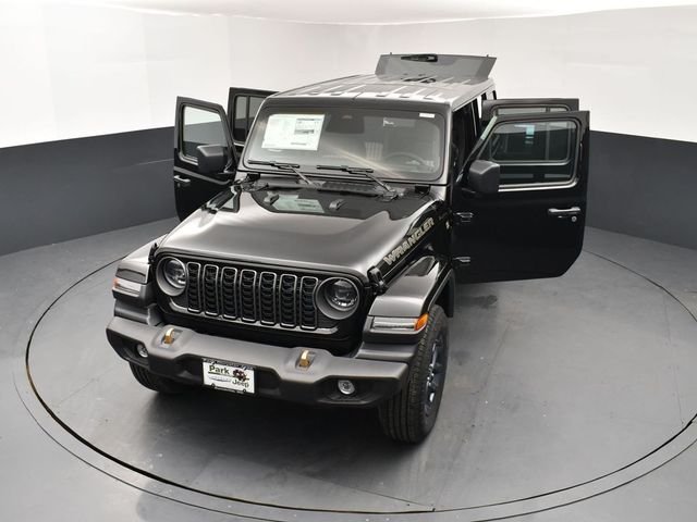 New 2026 Black Clear-Coat Exterior Paint Jeep 85th Anniversary Edition image 26