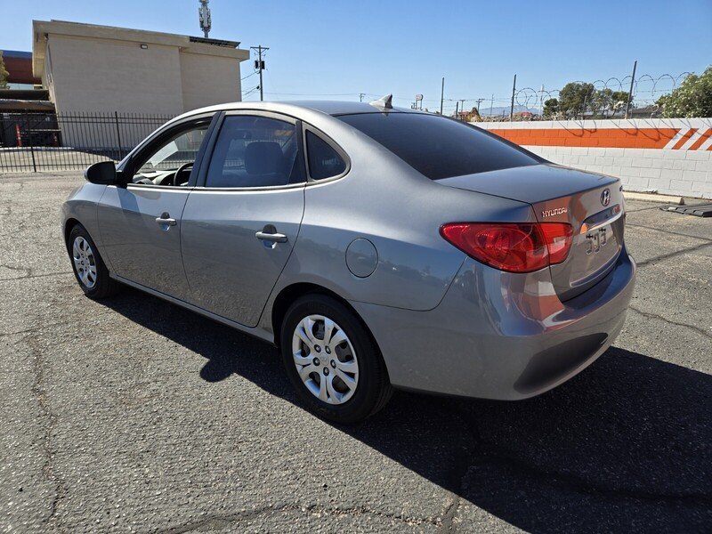 2010 Hyundai Elantra GLS photo 2