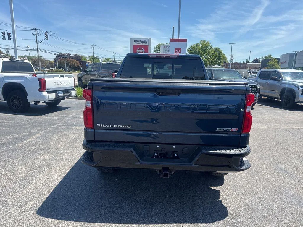 Used 2022 Blue Metallic Chevrolet ZR2 image 7