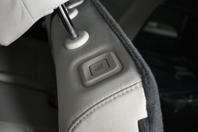 New 2027 White Hyundai SE AWD image 79