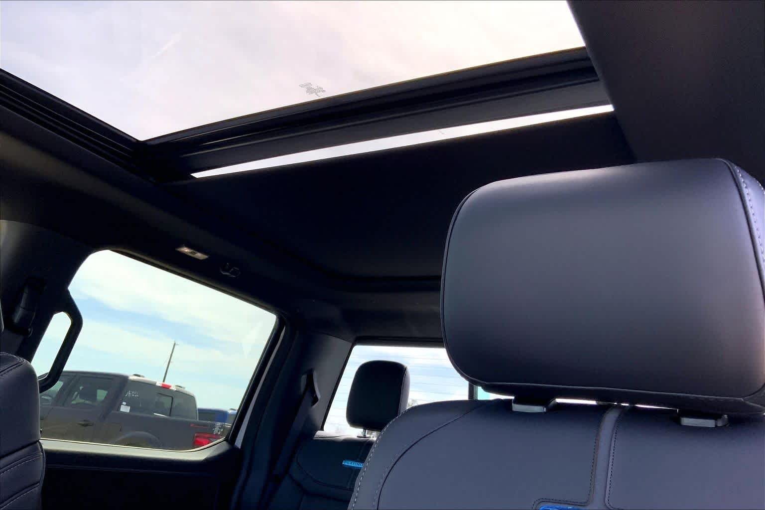 New 2026 Star White Metallic Tri-Coat Ford Platinum® image 18