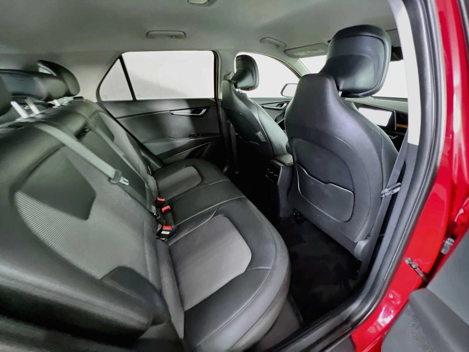Used 2023 Runway Red Kia Wind image 27