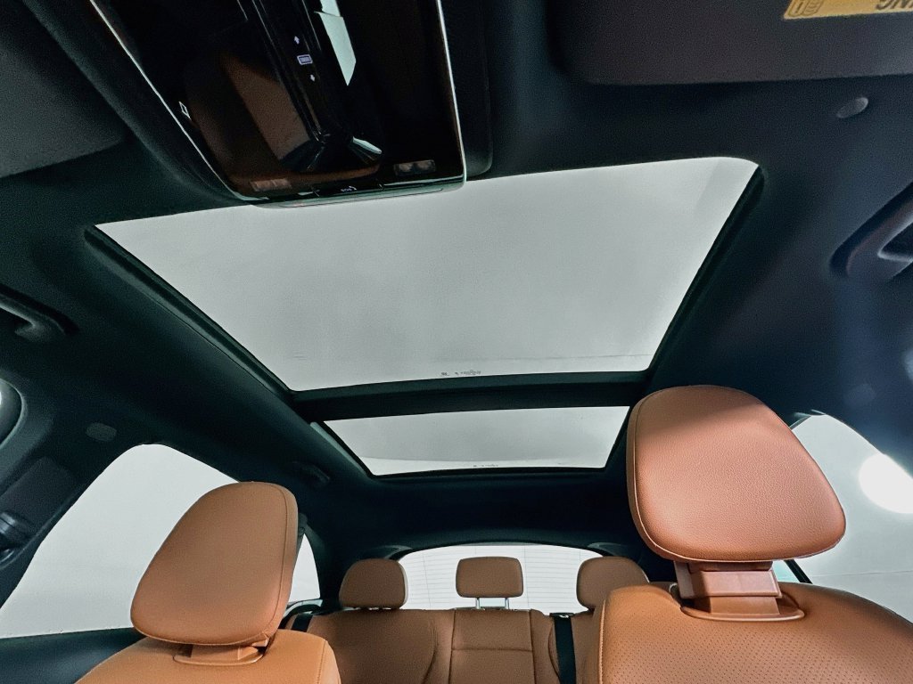 New 2027 Cirrus Silver Metallic Mercedes-Benz GLC 300 image 57