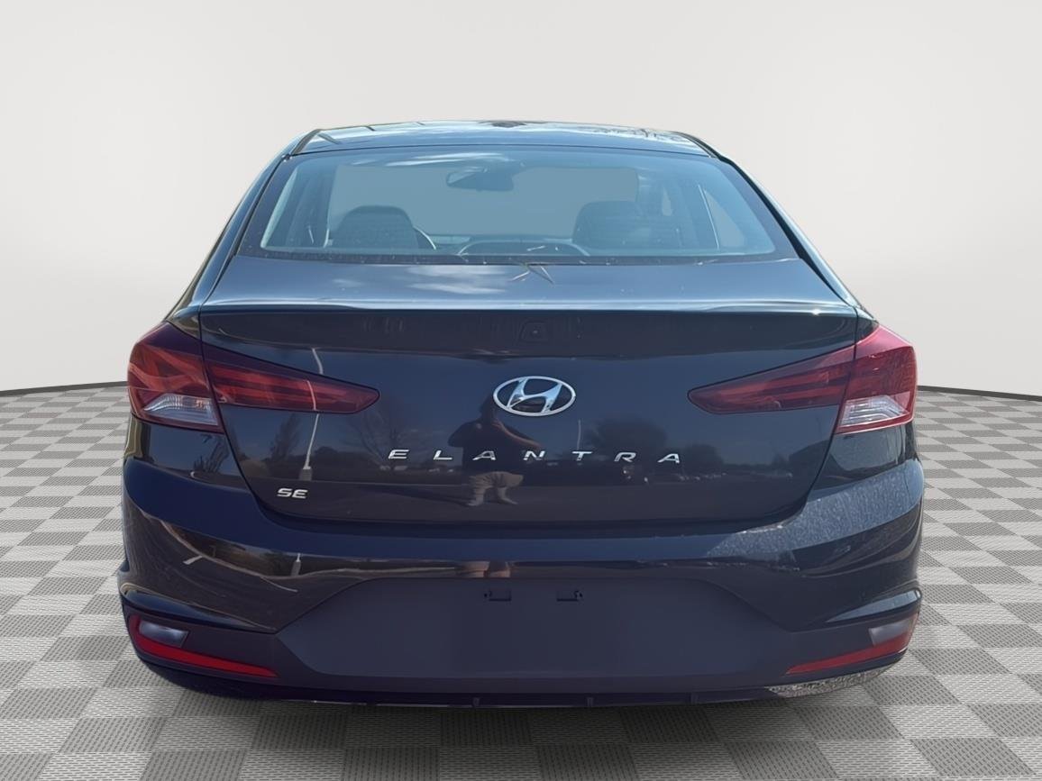 Used 2020 Phantom Black Hyundai SE image 10