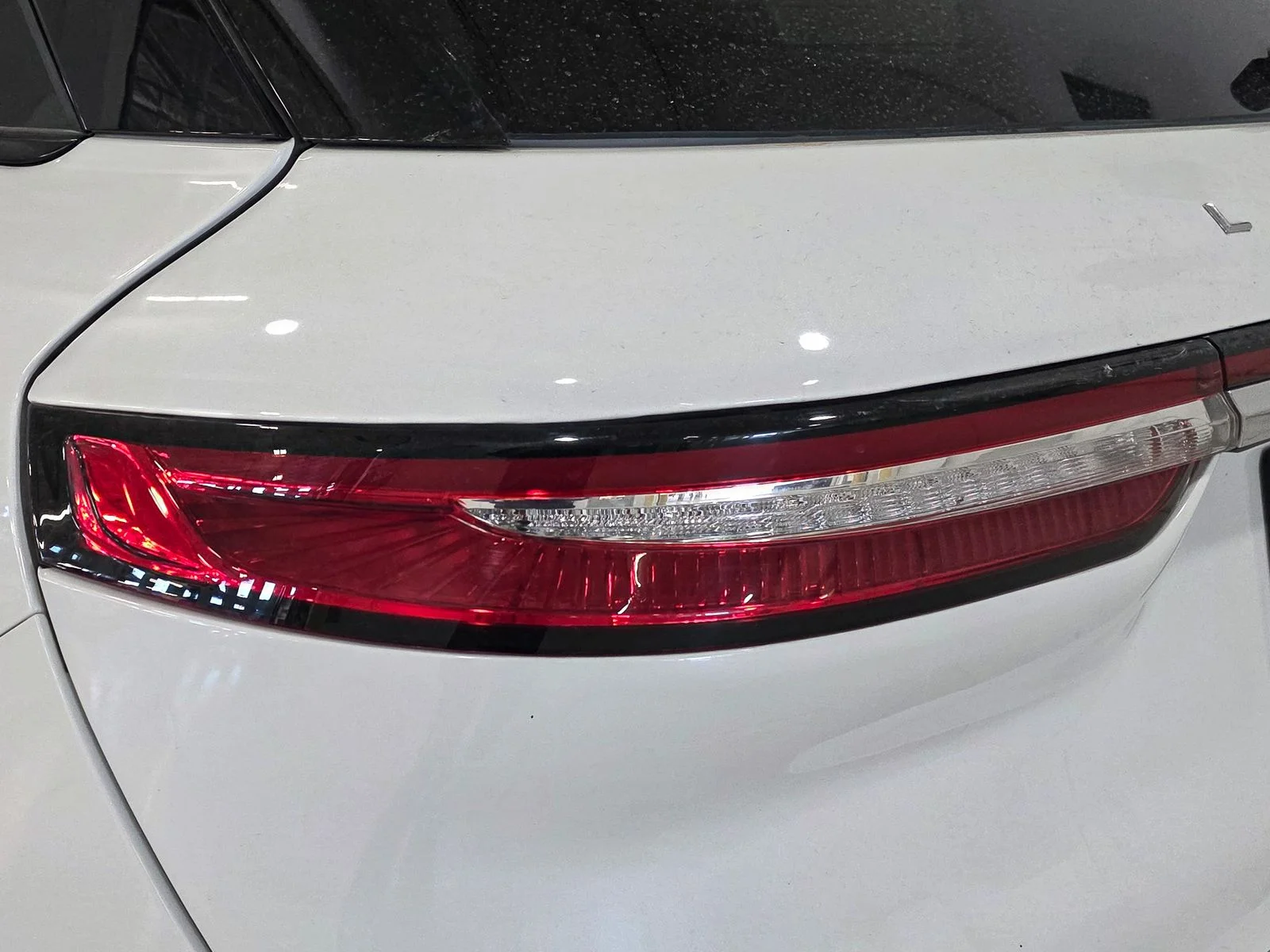 Used 2024 White Lincoln Reserve image 15