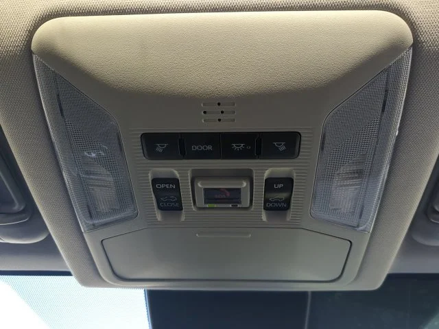 Certified Used 2023  Toyota XLE Premium image 24