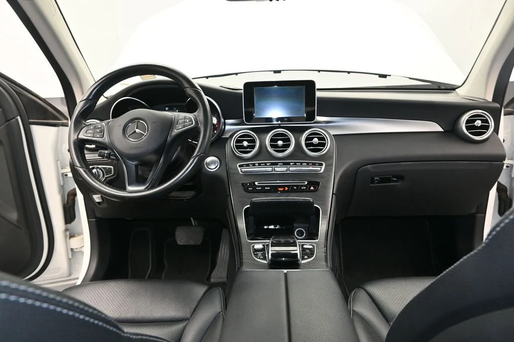 Used 2016  Mercedes-Benz GLC 300 image 27