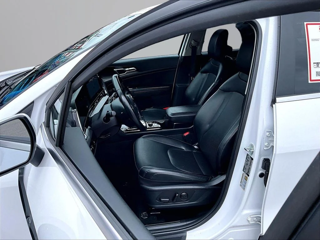 Used 2025 White Kia EX image 25