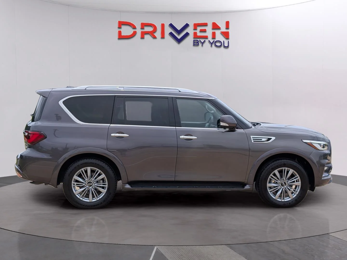 Used 2024 Anthracite Gray INFINITI LUXE image 6
