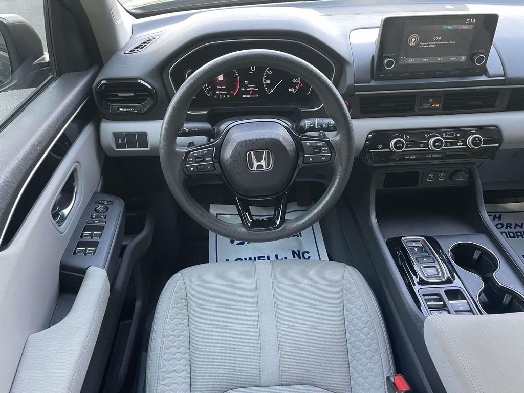 Used 2023  Honda LX image 12
