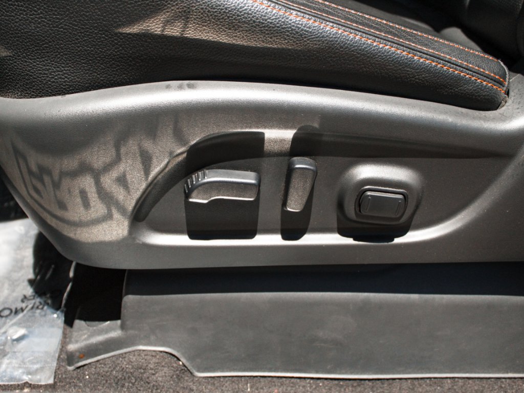 Used 2021 Glacier White Nissan PRO-4X image 12