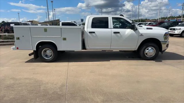 New 2026 Bright White Clear-Coat Exterior Paint RAM Tradesman image 2