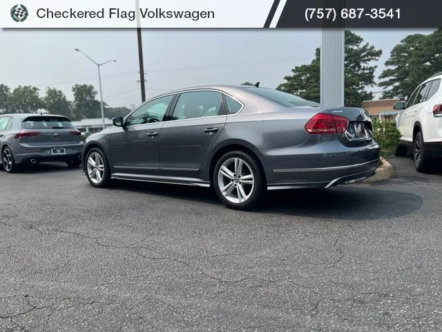 Used 2015 Platinum Gray Metallic Volkswagen TDI SEL Premium image 6