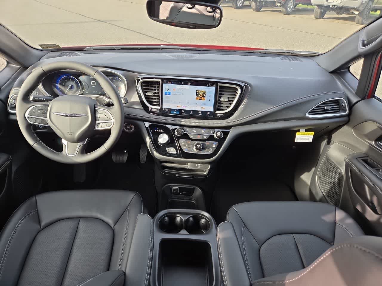 2026 Chrysler Pacifica Select - Photo 17