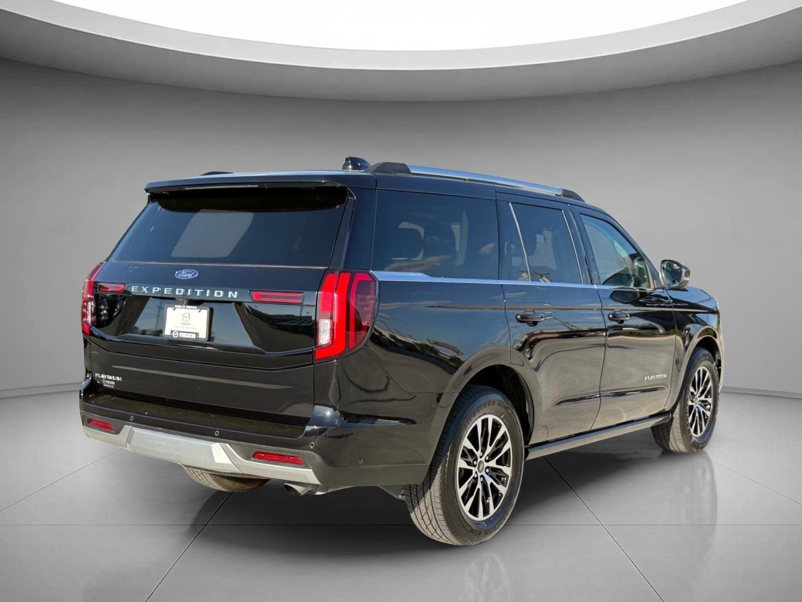 Used 2025 Agate Black Ford Platinum image 2
