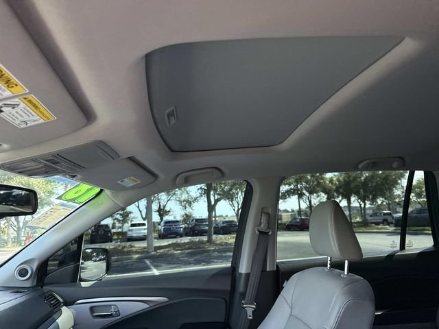 Used 2018 Gray Honda EX-L image 23