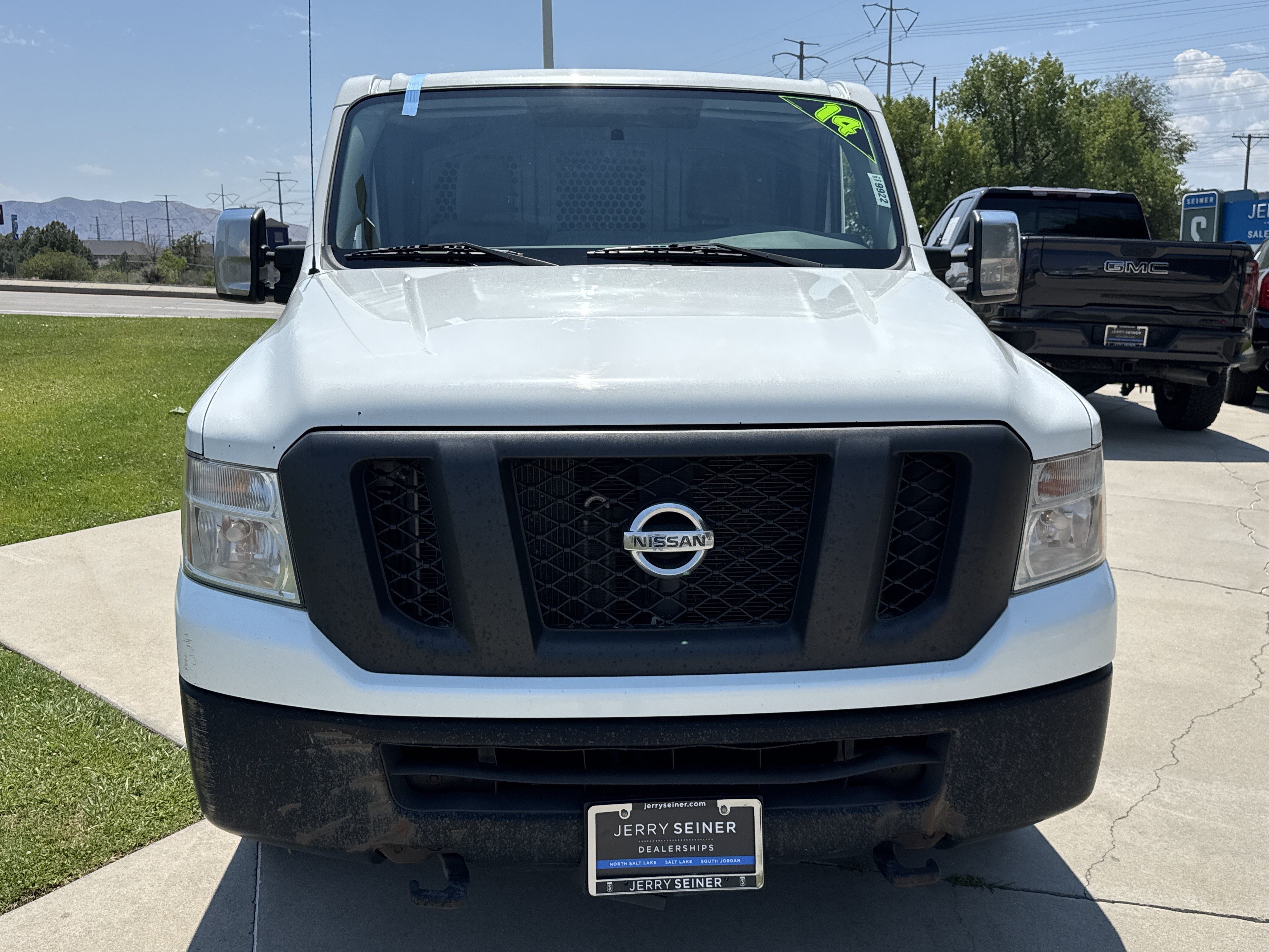 Used 2014 White Nissan SV image 8