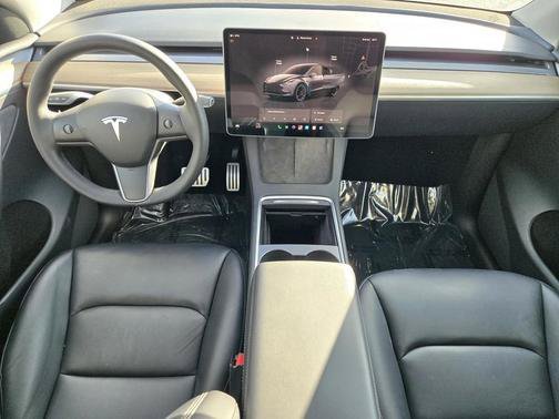 Used 2022  Tesla Performance image 12