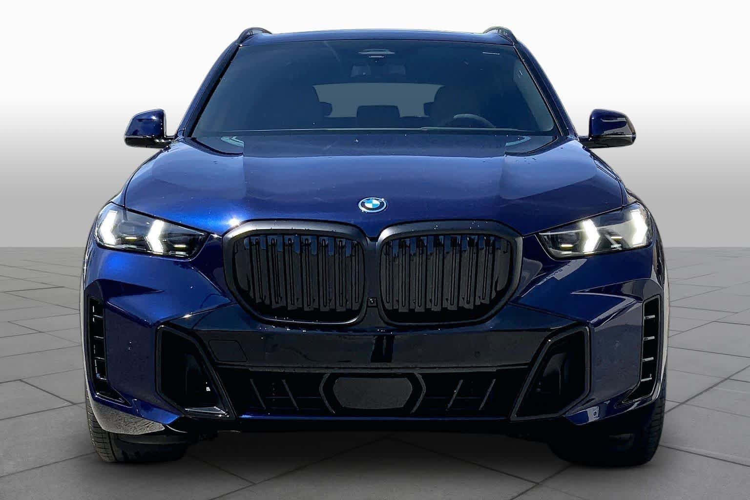 New 2026 Tanzanite Blue II Metallic BMW xDrive50e image 3
