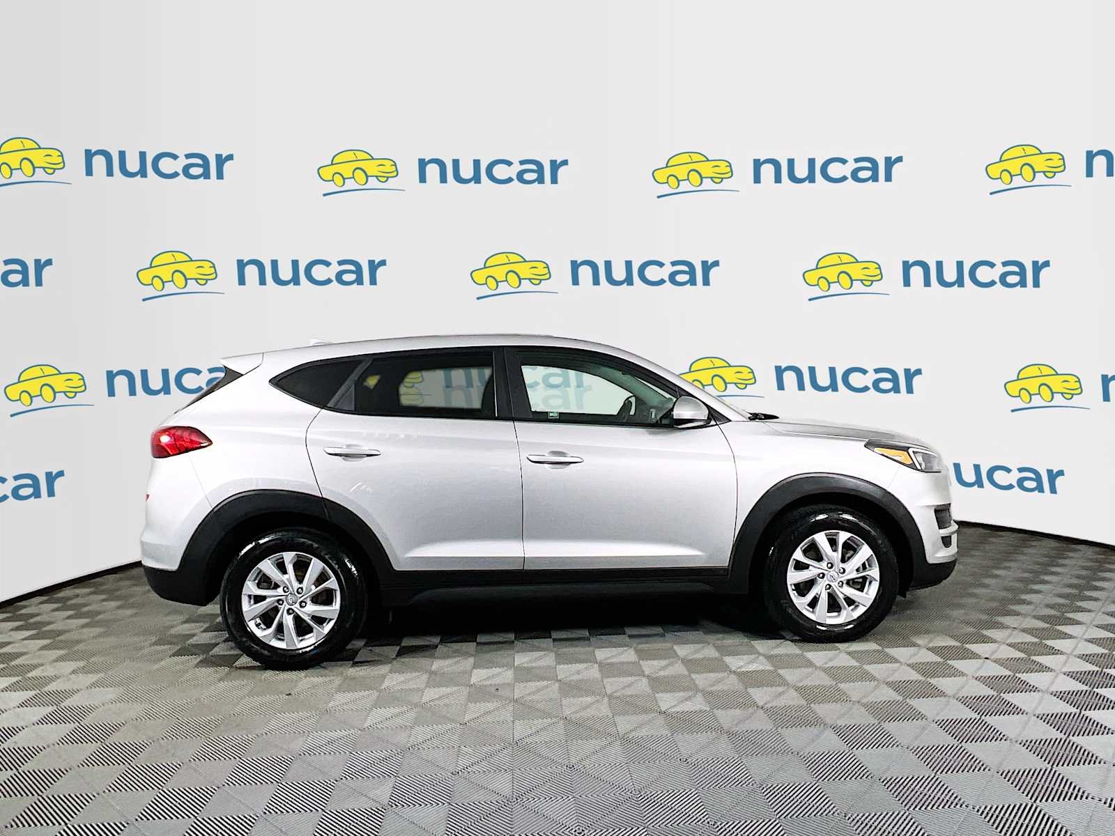 Used 2020 Stellar Silver Hyundai SE image 8