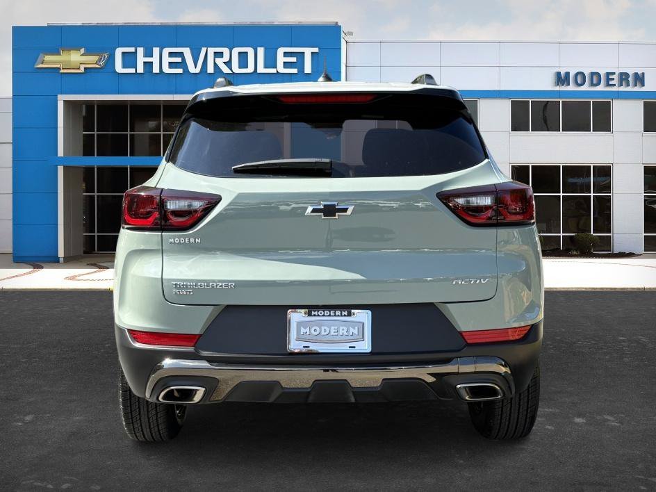 Used 2025 Cacti Green Chevrolet ACTIV image 4