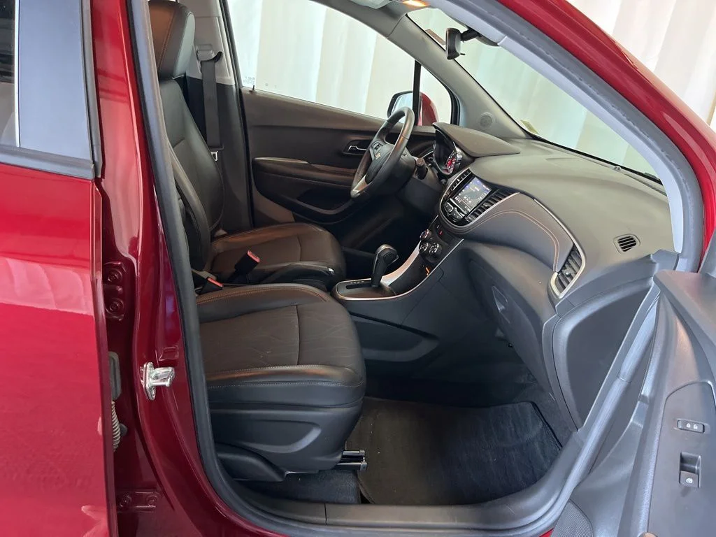 Used 2022 Red Chevrolet LT image 18
