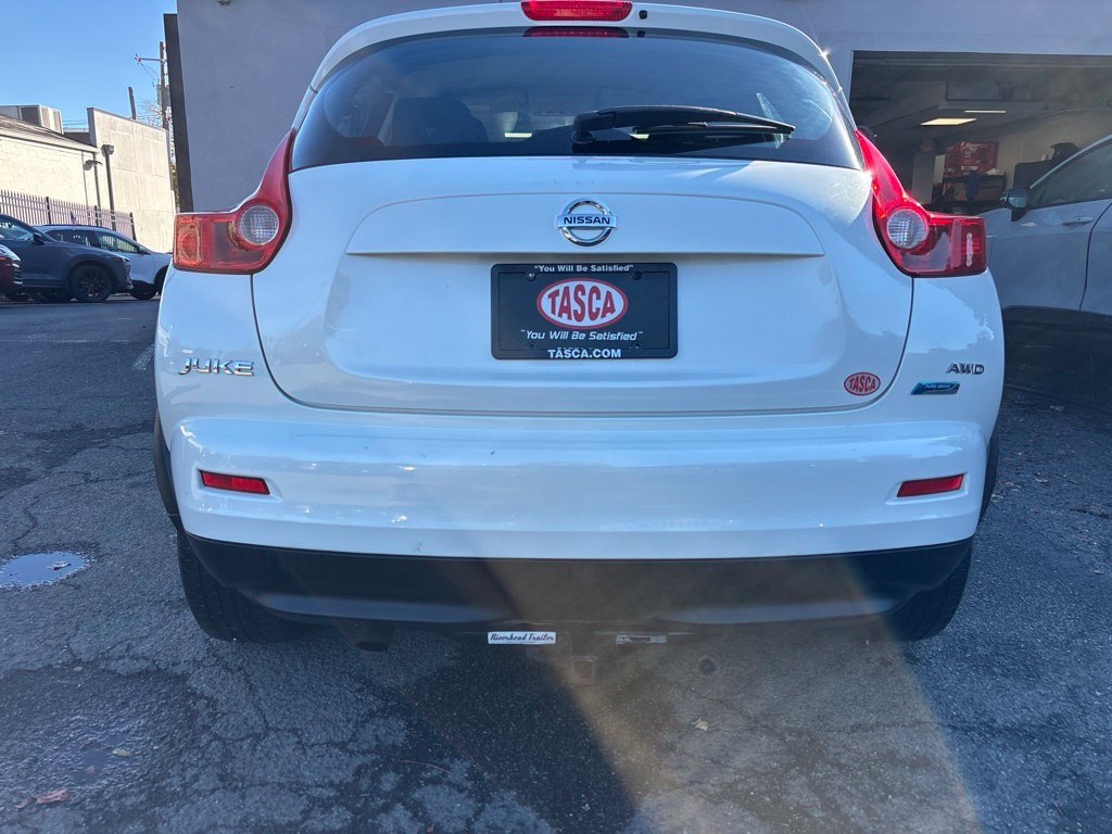 Used 2014 White Nissan S image 5