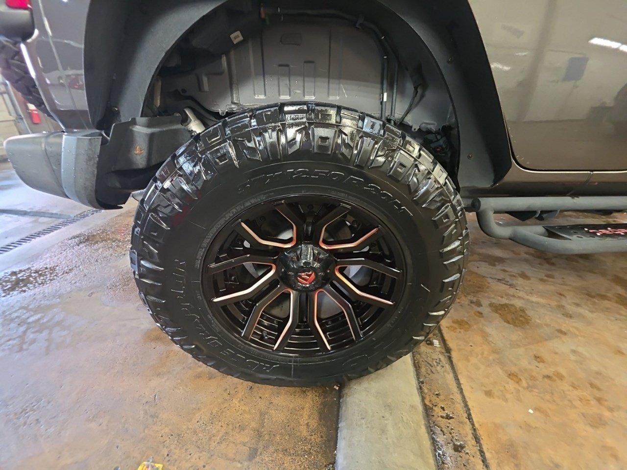 Used 2021 Granite Crystal Metallic Clearcoat Jeep Unlimited Rubicon image 14