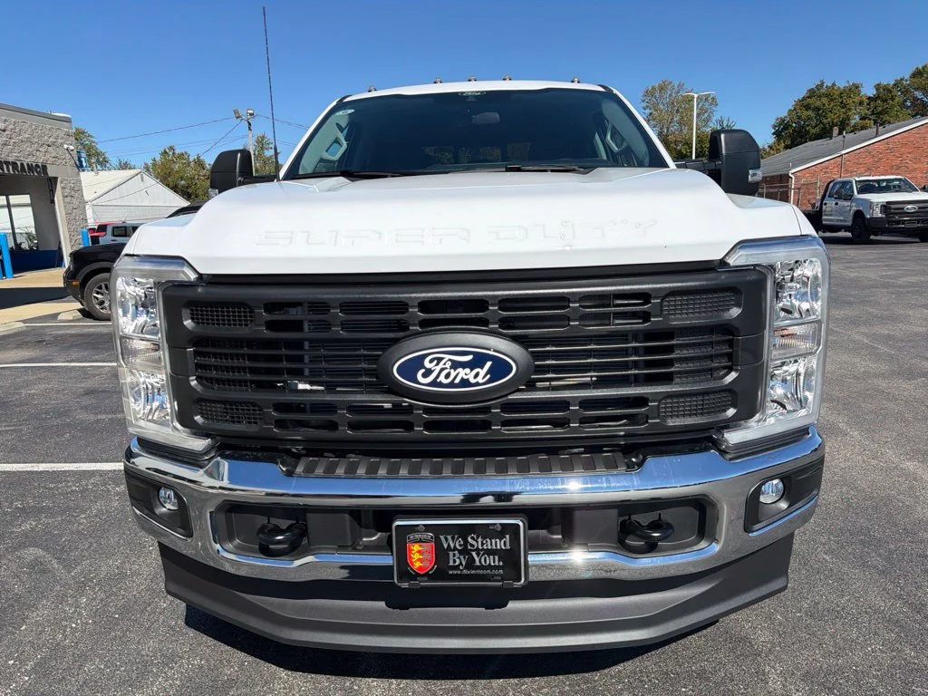 New 2027 Oxford White Ford F-350® XL image 8