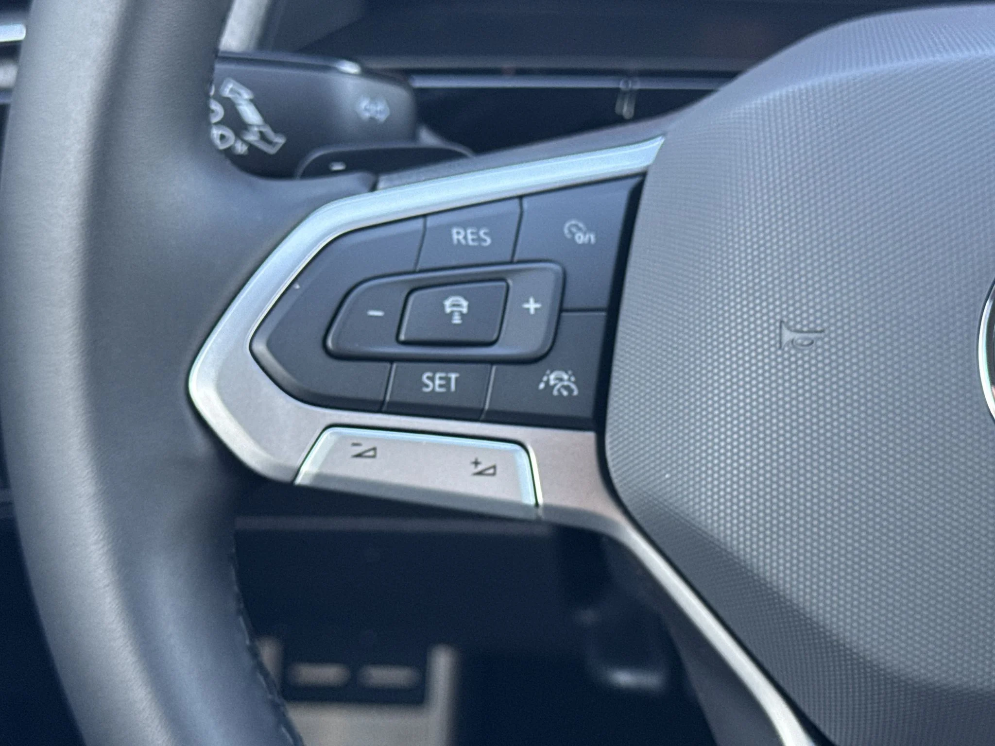 New 2026 Opal White Pearl Volkswagen 2.0T Peak Edition image 18