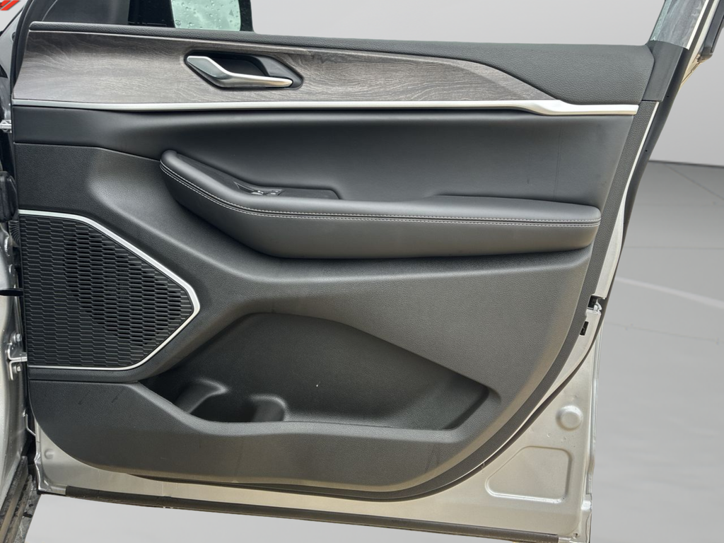 New 2026 Silver Zynith Jeep Limited image 25