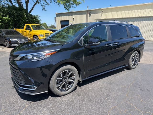 Used 2025 Black Toyota Platinum image 1