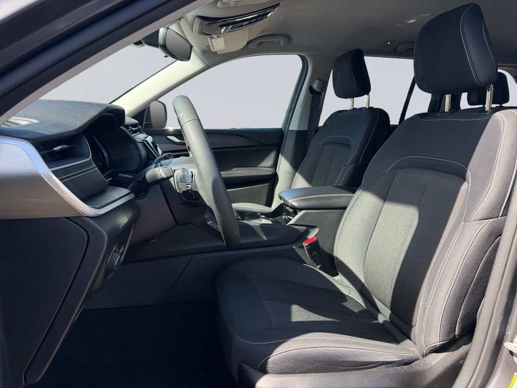 Used 2023 Gray Jeep Laredo image 10