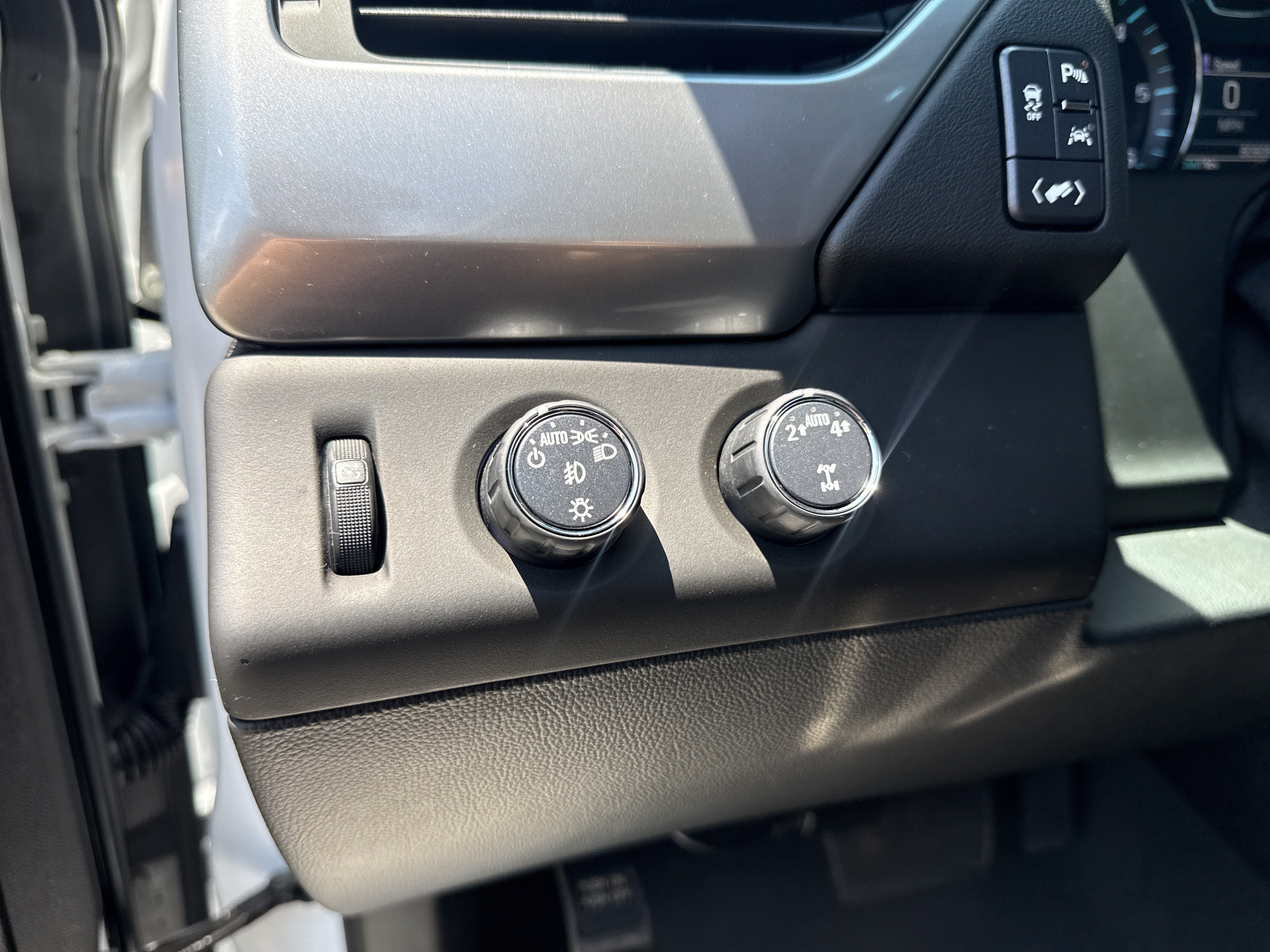 Used 2019 Summit White Chevrolet Premier image 30